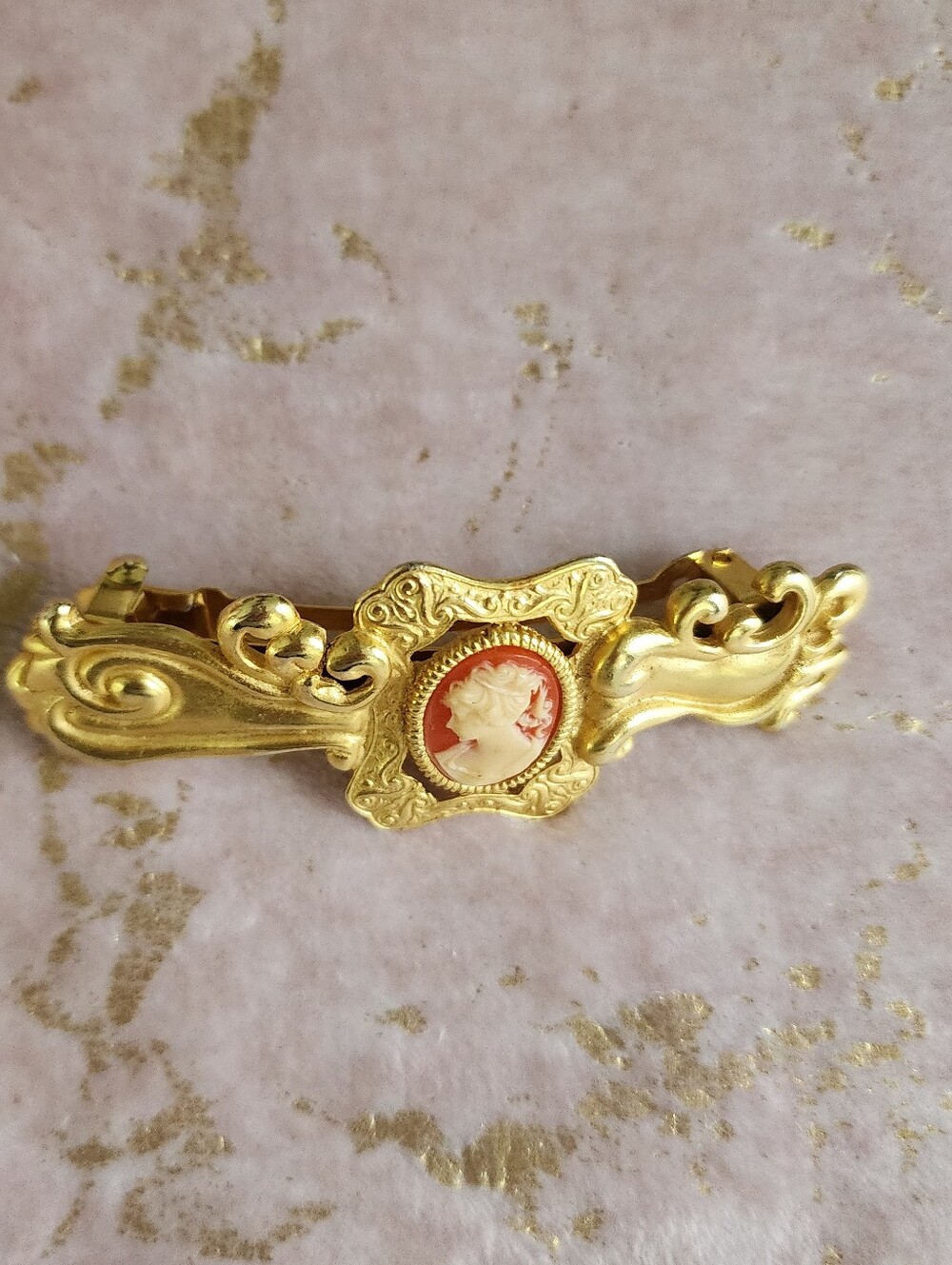 HAIR CLIP | Cameo Goldtone Hair Clip - Picture 6 of 17